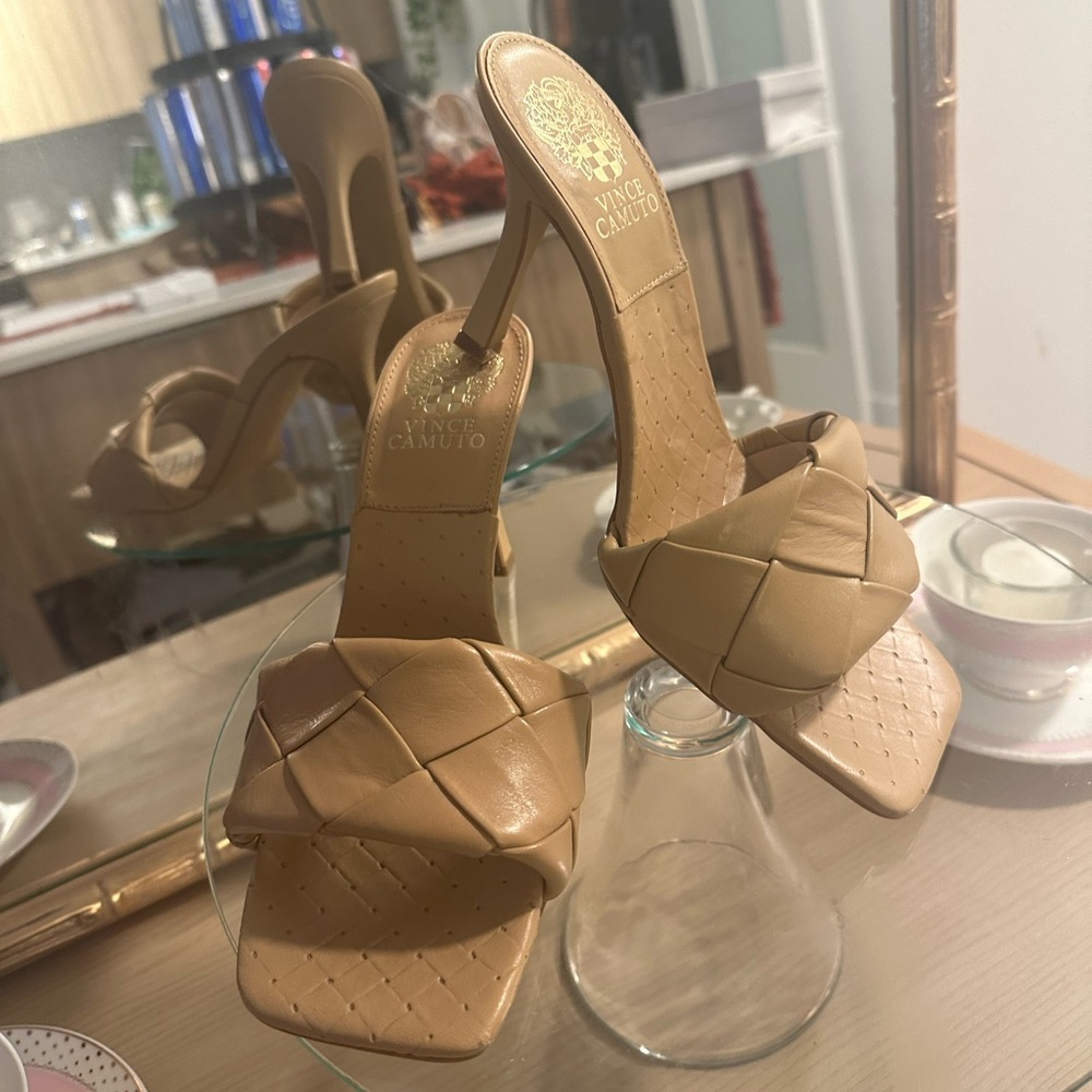 Vince Camuto Woven Nude Heel Size 8